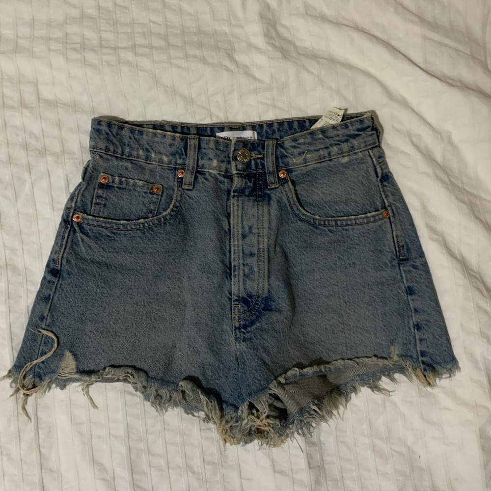 Zara | Jean Shorts / High waisted